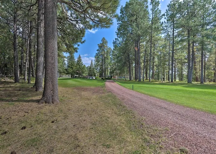 Game Room, Fire Pit, Deck: Remodeled Pinetop Holiday home Indian Pine
