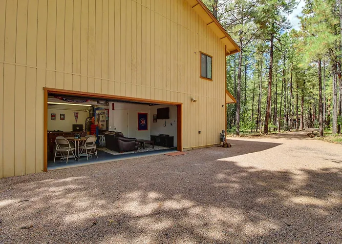 Holiday home Game Room, Fire Pit, Deck: Remodeled Pinetop Indian Pine