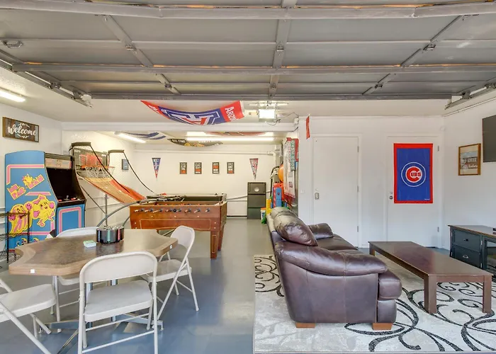 Game Room, Fire Pit, Deck: Remodeled Pinetop Holiday home
