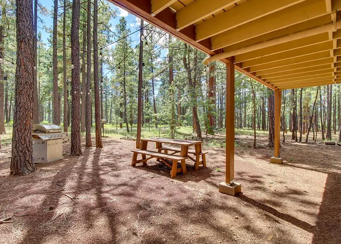 Holiday home Game Room, Fire Pit, Deck: Remodeled Pinetop *