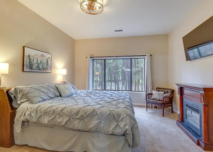 Holiday home Game Room, Fire Pit, Deck: Remodeled Pinetop