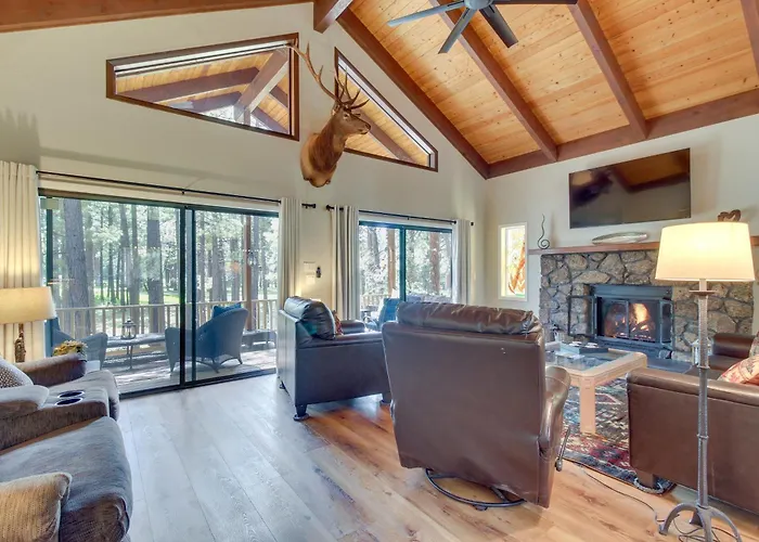 Game Room, Fire Pit, Deck: Remodeled Pinetop